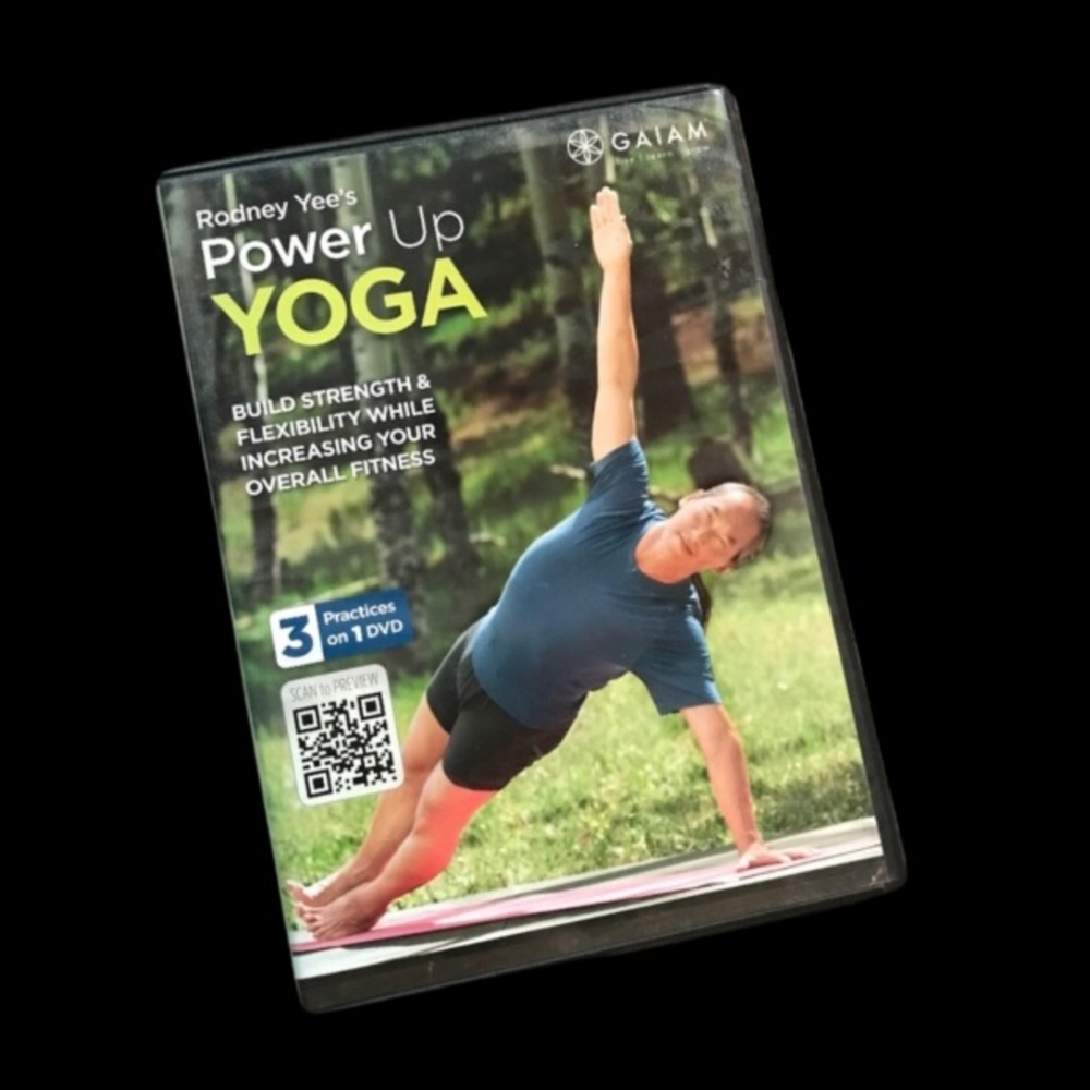 GAIAM -power up yoga 🧘‍♀️ dvd.